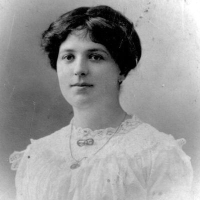 Winter 1915-1916: the letters from Henri, and his special attentions towards his three sisters...