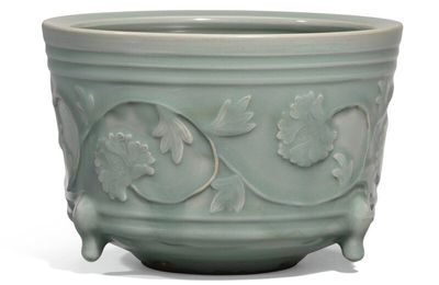 A 'Longquan' celadon cylindrical tripod censer, Yuan Dynasty (1279-1368)
