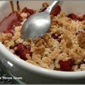 Crumble d'été à la pêche et à la framboise