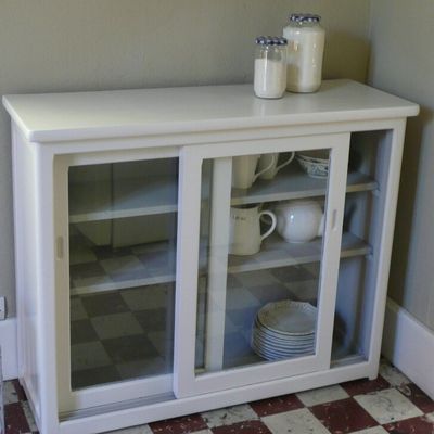 Un petit coup de peinture pour ce petit meuble,