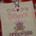 Silence, princesse endormie ....