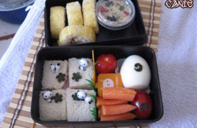 Bento #05 (egg maki, omelette, thon, tuna and cute panda)