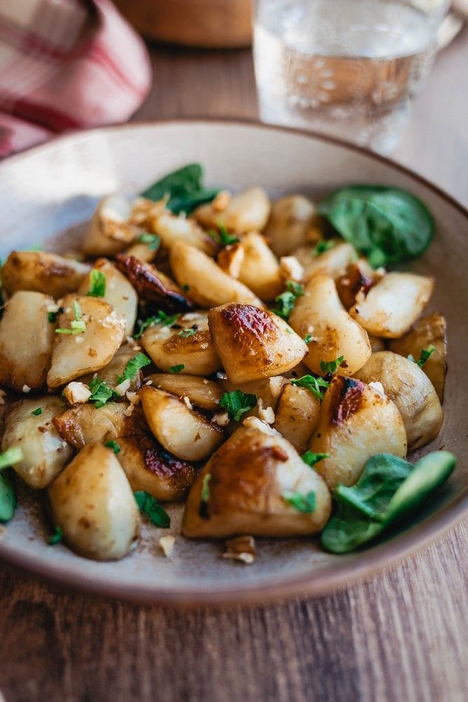 poêlée de topinambours, romarin, recette hiver, recette hivernale, légume oublié, noix, légumes à la poele, recette économique, facile, rapide
