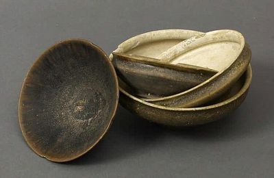Trois coupelles et un bol, Vietnam, dynastie des Trần, 13e-14e siècle