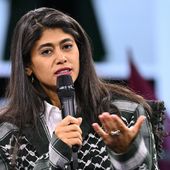 Gaza : que va-t-il arriver aux Français, dont Rima Hassan, qui ont refusé de signer l'acte d'expulsion ?
