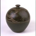 Jar with fish design. Yuan dynasty (1271-1368). 