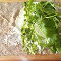 Naître dans les Monts d'Arrée, crêpes de blé noir, wraps de blé noir au chèvre, au pesto d'ail des ours et herbes fraîches