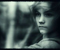 Voici Ulrik Munther... Chou, hein ? ♥♥♥