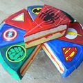 SUPER HERO PAPER CAKE - GATEAU DE SUPER HERO EN PAPIER 