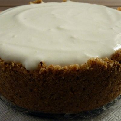 Gâteau à la mousse au chocolat et à la crème fouettée