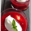 Soupe de p&ecirc;che au jus de framboise, mascarpone vanill&eacute;e