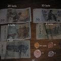 Monnaie géorgienne.Les billets et pièces
