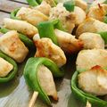 BROCHETTES DE POULET AUX POIS GOURMANDS