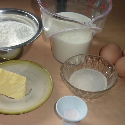 CRÊPES AUX POMMES ET AU CARAMEL AU BEURRE SALE