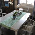 relooking de la table et fauteuils de la salle à manger en gris galet :