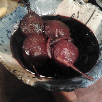 POIRES AU VIN ROUGE