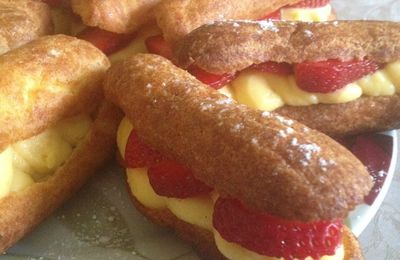 Eclairs aux fraises et crème pâtissière vanille