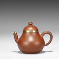 Lu Siting: A Yixing red clay "Pear" teapot