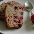 Le goûter du samedi (4) : fruits rouges et fleur d'oranger, un cake pour Emma, sans blé, sans lait de vache