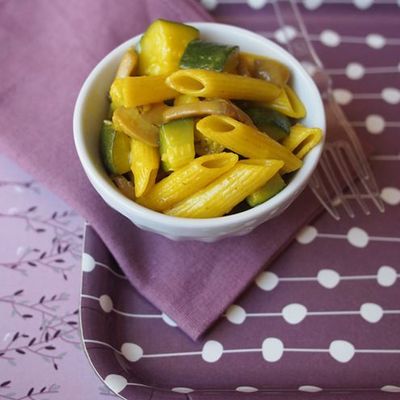 Poêlée de pennes courgettes, champignons et curcuma