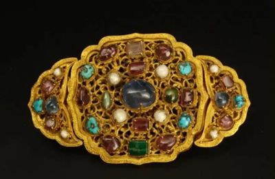 Gold gem-set belt accessory, Ming dynasty 