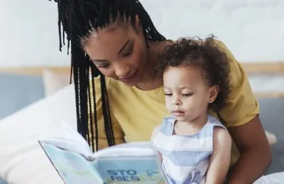 Primordial de lire des livres à votre enfant dès sa naissance, selon les médecins