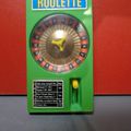 Un mini jeu de roulette vintage de 1976 ! Un jeu Bluebox made in Singapour.