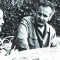 Georges Brassens et Boby Lapointe assis à la même table