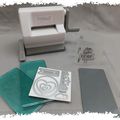 Comparaison petites machines de coupe : Décoratrice de TOGA VS Sidekick de Sizzix