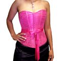 Le corset en satin plissé rose ou bleu