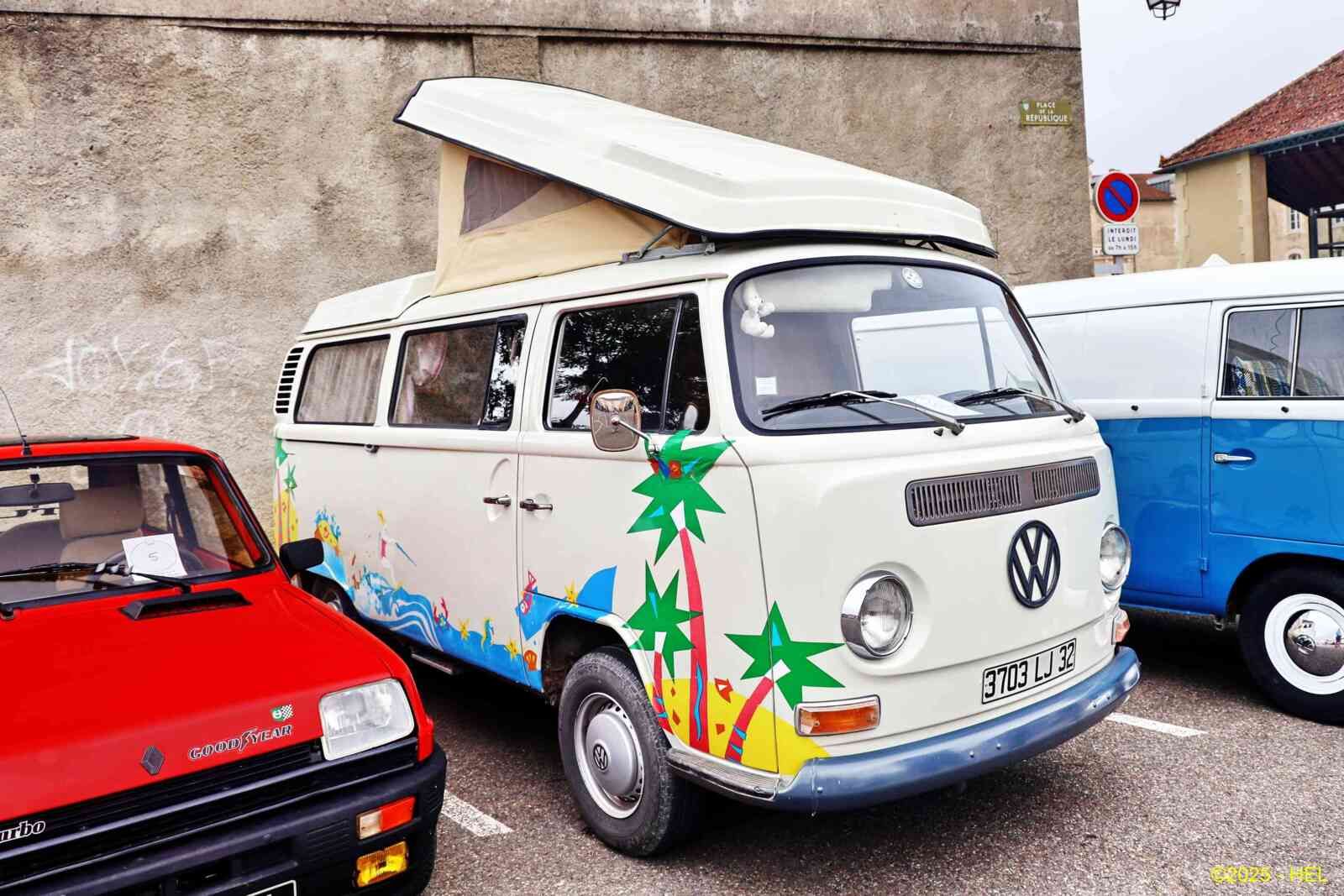 Volkswagen Combi T2_25 - 1976 [D] HL_GF