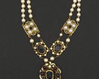 CHANEL, travail Robert Goossens, circa 1985. Magnifique collier