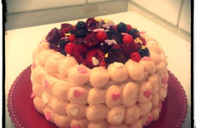Layer cake de la saint valentin, aux fruits rouges