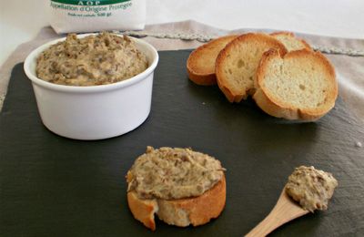 Houmous de caviar végétal, lin & graines de carvi