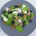 Salade de crozets, épinards, myrtilles