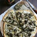 Pizza aux artichauts poivrade et pesto