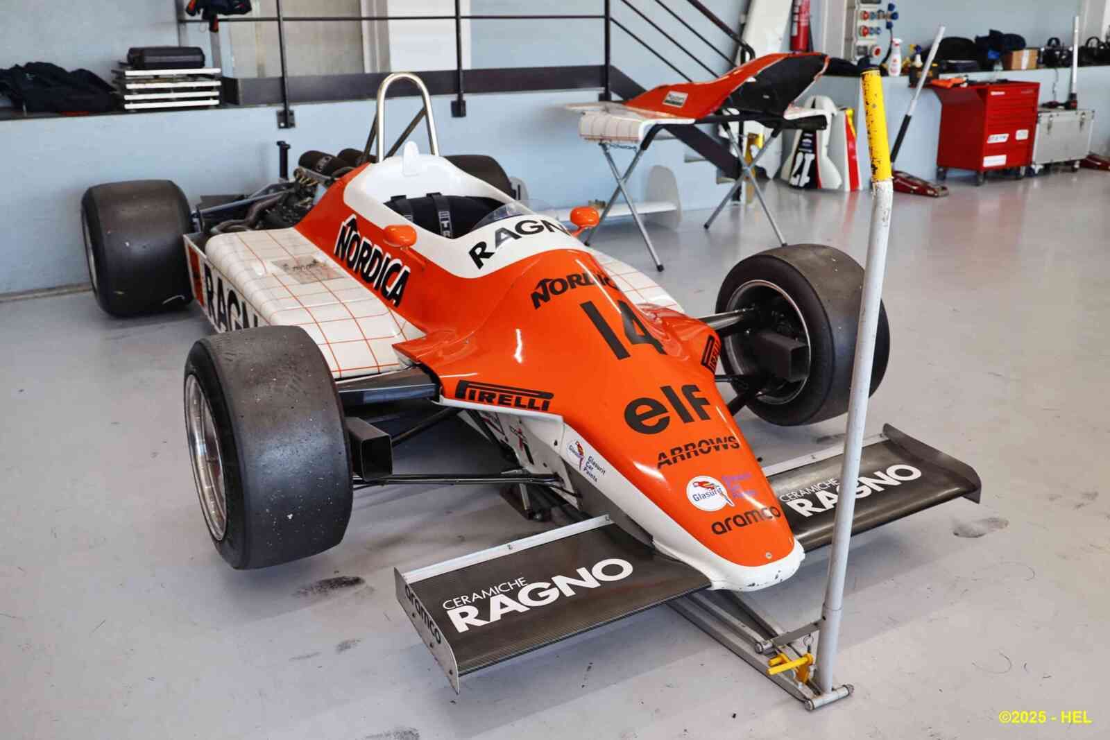 Arrows A 4 F1 3L_14 - 1982 [UK] HL_GF