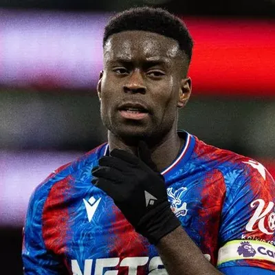 ( Transfert ) Marc Guehi pour concurrencé saliba en défense ?