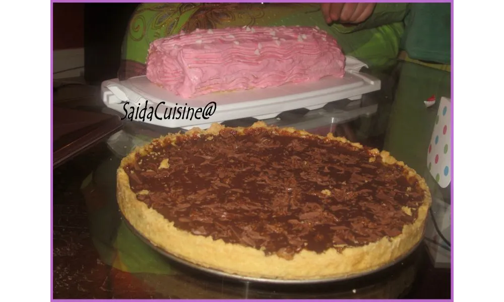 Tarte au Daim's et roulé aux fruits rouges