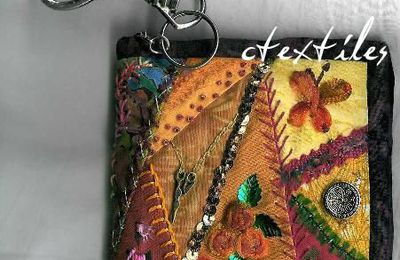 1er essai de crazy patchwork  : porte-aiguilles  