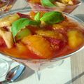 Coupe de fruits en gelée de rosé