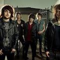 EMO band "Asking Alexandria" ... song "Moving on"