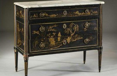 Commode en bois à décor en laque européenne dans le goût du Japon. Epoque Louis XVI