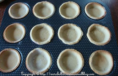 Tartelettes chocolat-café-pralin et son chapeau meringué