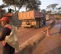 Kabila inspecte les travaux d'asphaltage de la route lubumbashi/Kasenga
