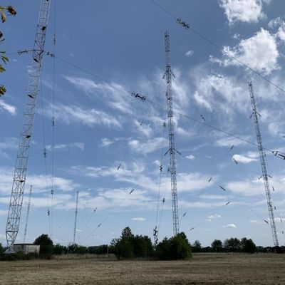 La fin des ondes moyennes : RNE accélère sa transition numérique