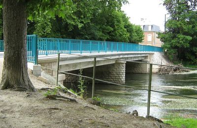 Plancy l'Abbaye. Le pont