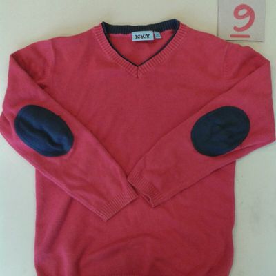 n°9 Rouge : pull NKY, 8 ans