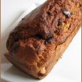 "Peanut butter banana bread" ; un cake banane - beurre de cacahuètes avec pépites de choco et cacahuètes