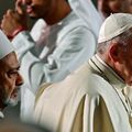 WWIII : LE PAPE François ajoute la traîtrise à l’apostasie. Le pape François renie délibérément la Sainte Trinité.